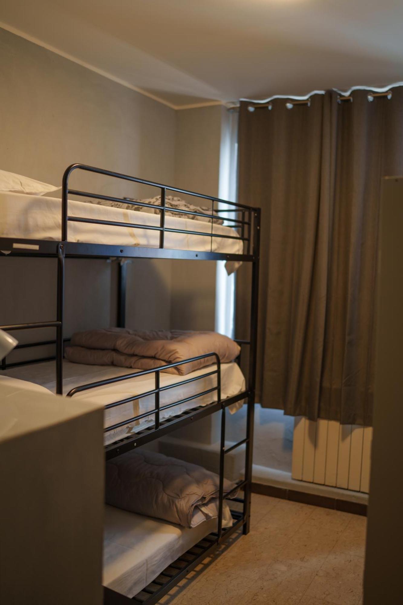 Lion University & Youth Hostel Milano Kültér fotó